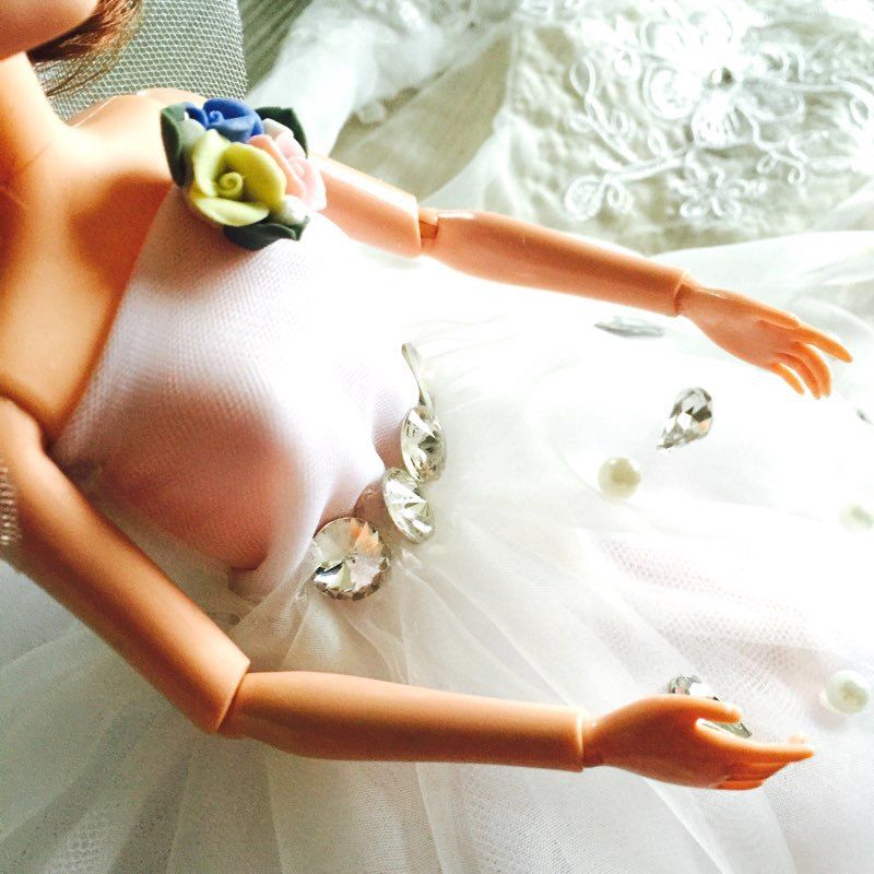 婚纱芭比娃娃