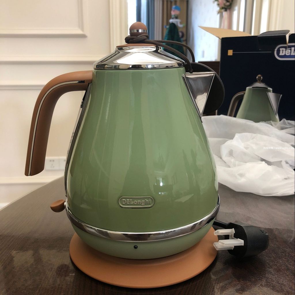 delonghi德龙电热水壶怎么样有什么好，德龙橄榄绿色烧水壶使用评测